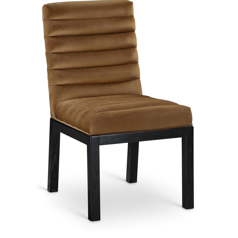 Evelyn – Dining Chair With Black Legs – Saddle