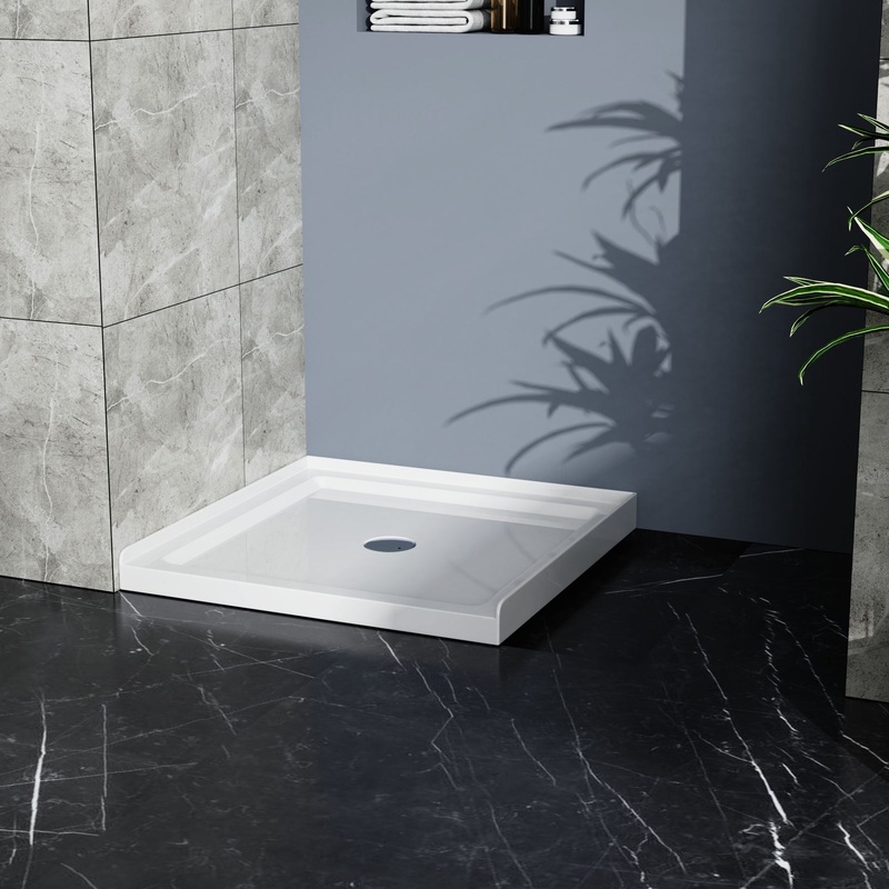 Shower Base, Centered Drain And Single Threshold – White