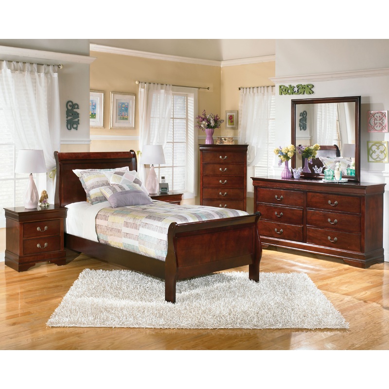 Alisdair – Sleigh Bed Set|Dark Brown|5 Pc. – Dresser, Mirror, Chest, Sleigh Bed|6 Pc. – Dresser, Mirror, Chest, Sleigh Bed, Nightstand|4 Pc. – Dresser, Mirror, Sleigh Bed|5 Pc. – Dresser, Mirror, Sleigh Bed, Nightstand
